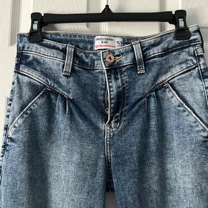 Abercrombie high rise mini mom jeans, new with out tags 15/16